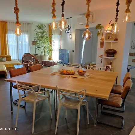 Les Trois Oliviers Villa Loupian