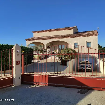 Les Trois Oliviers Villa Loupian