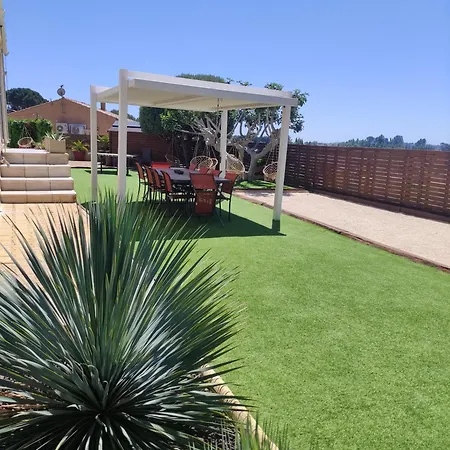 Les Trois Oliviers Villa Loupian